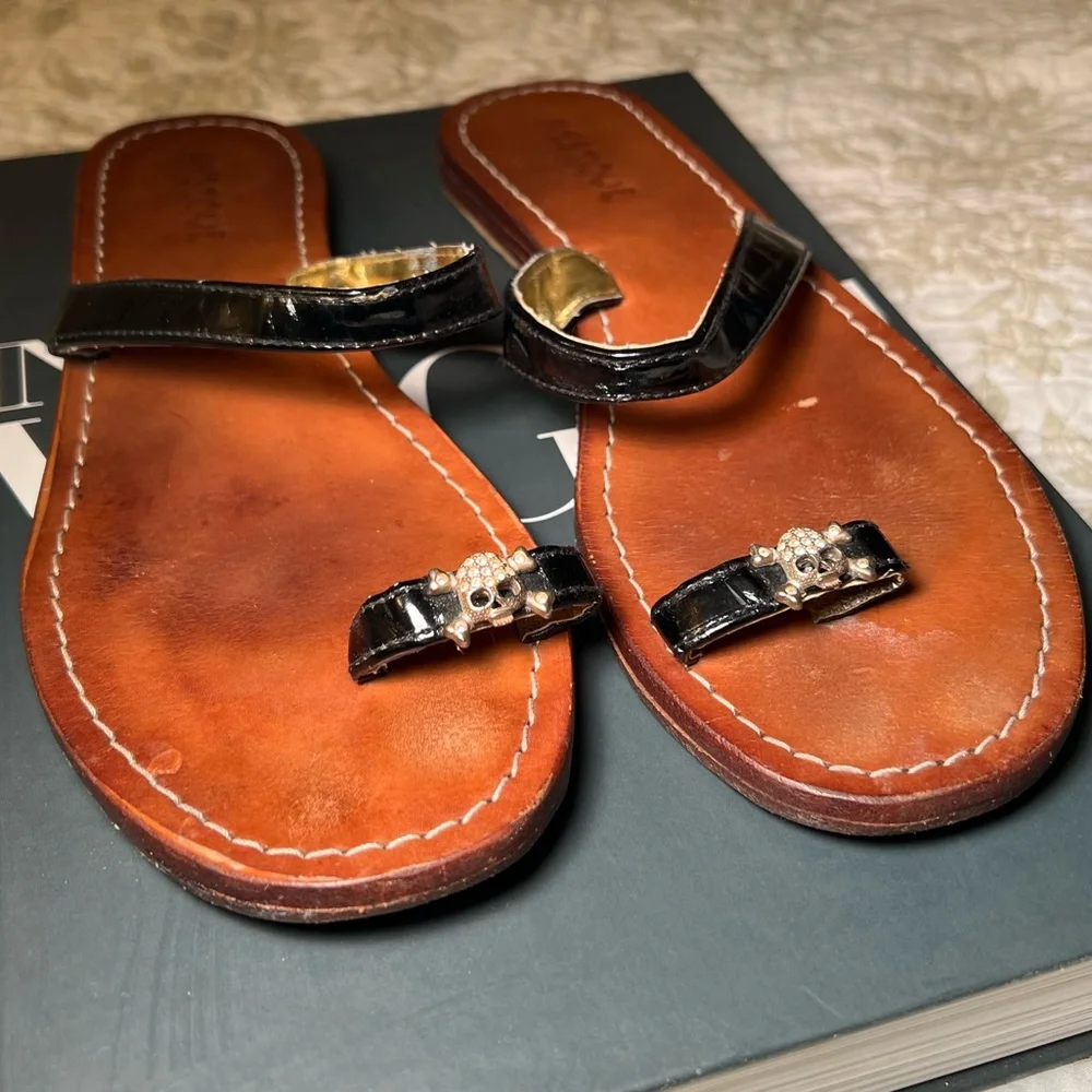 Mystique Boutique Thong Slide Sandals with Skull Jeweled Embellishment, size 10 - Picture 1 of 10